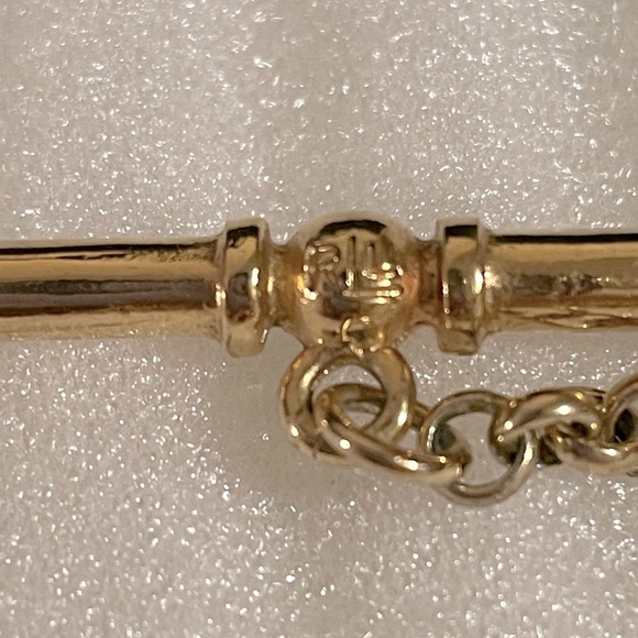 Lauren Ralph Lauren cosmetic, round chain link necklace with monogram - Picture 3 of 3